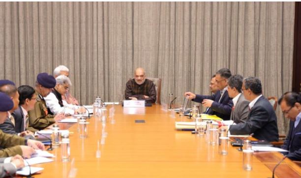 'अमित शाह ने सुरक्षा एजेंसियों को जम्मू-कश्मीर में आतंकवाद के खिलाफ लड़ाई तेज करने का निर्देश दिया | '